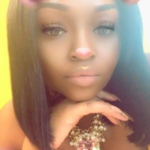 Meet your Posher, Alexis